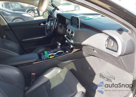 2018 Kia Stinger z USA, uszkodzony, nr VIN KNAE15LA3J6024440